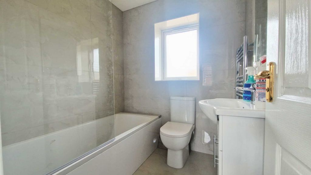 Additional image 21 of 9 bed semi-detached house to rentRockley Road, Luton LU1