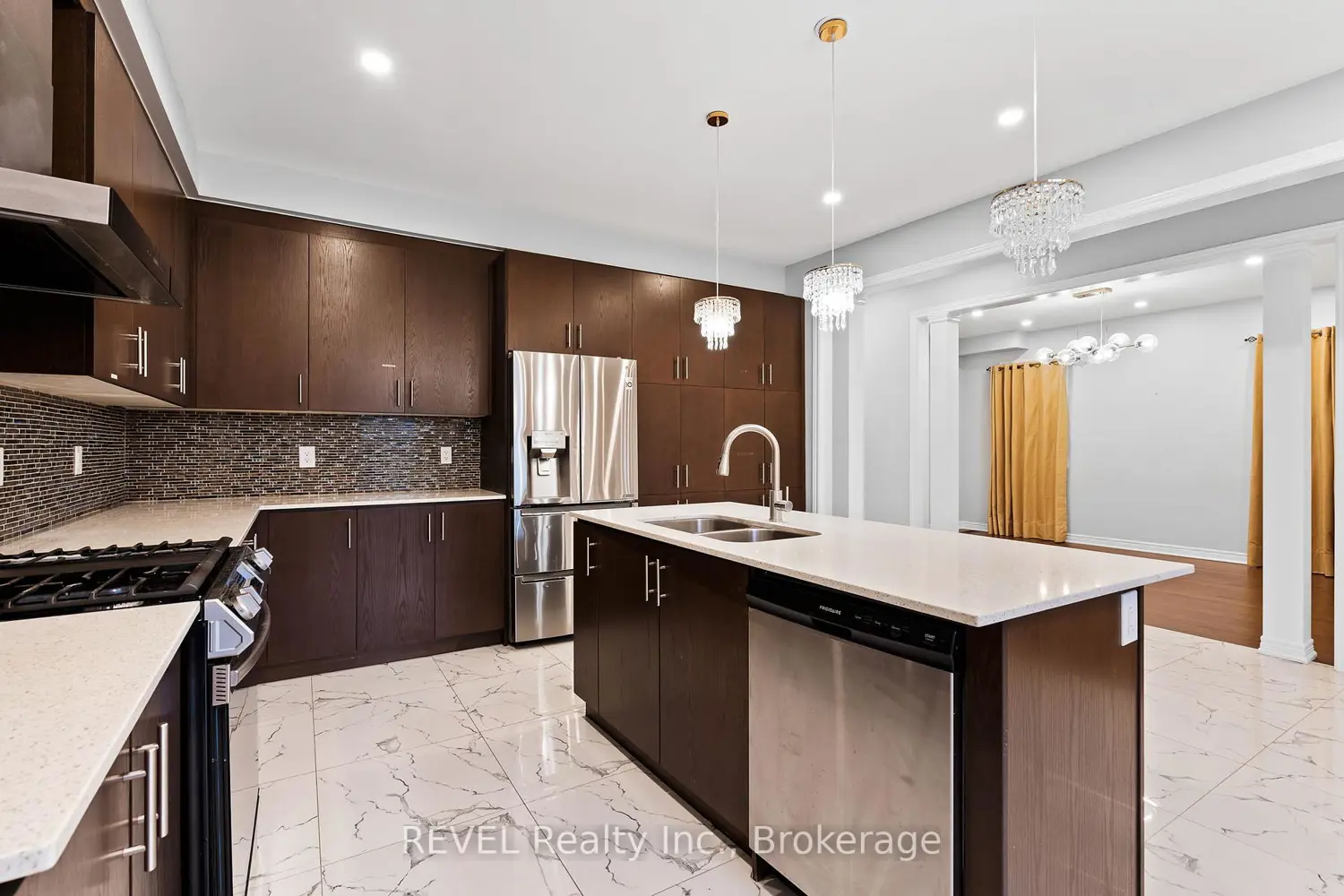 Additional image 7 of 32 Sparkle Drive