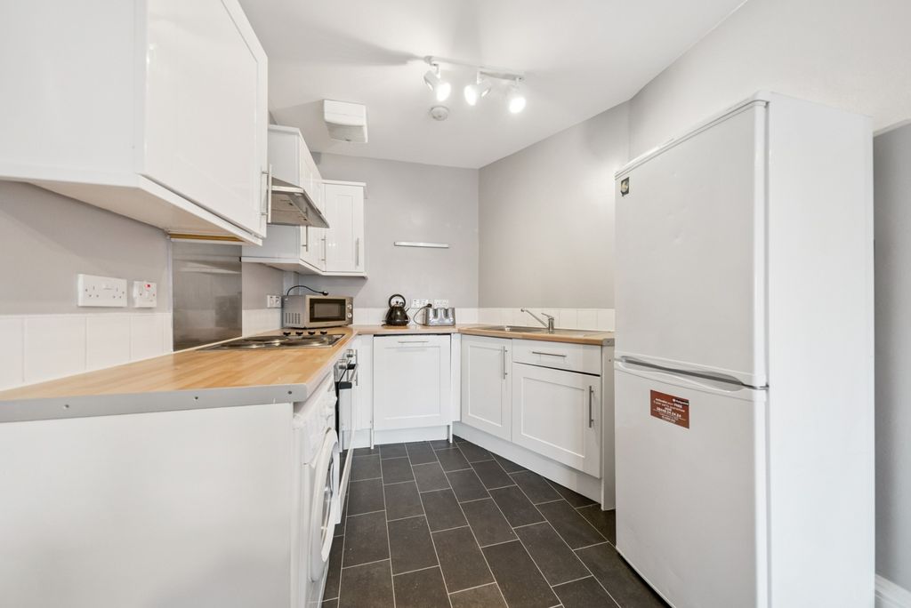 Additional image 5 of 4 bed flat to rentPort Street, Stirling, Stirling FK8