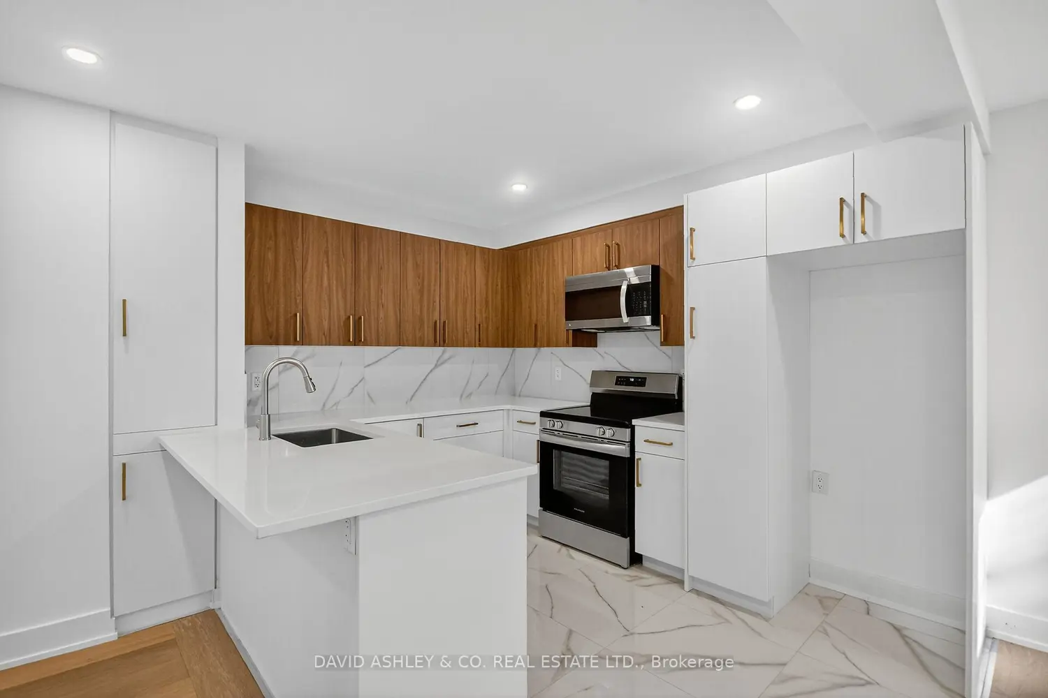 612 Tweedsmuir Avenue photo 4