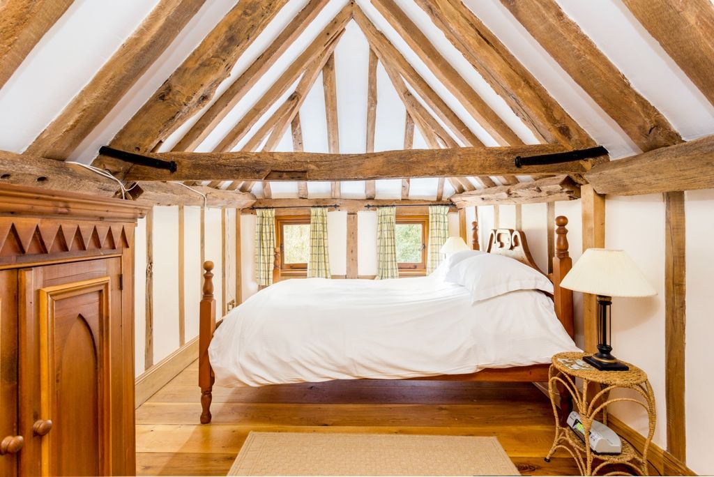 Additional image 10 of 5 bed barn conversion to rentKerves Lane, Horsham RH13