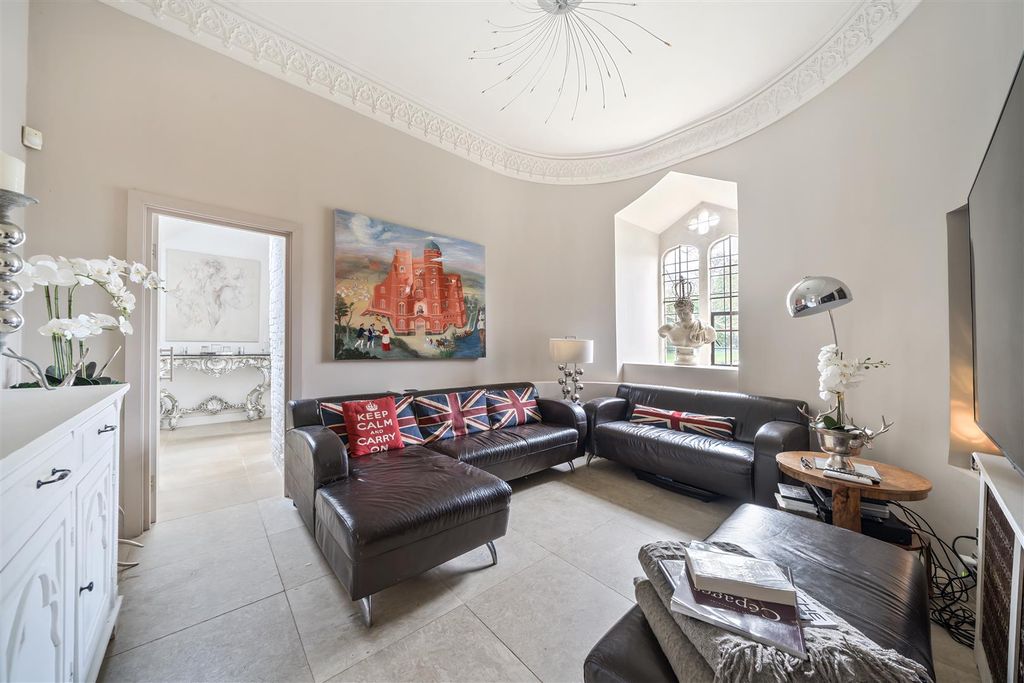 Additional image 3 of 6 bed detached house to rentPelhams Walk, Esher KT10