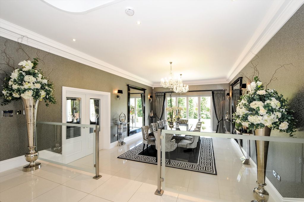 Additional image 2 of 5 bed detached house to rentBrockenhurst Road, Ascot, Berkshire SL5