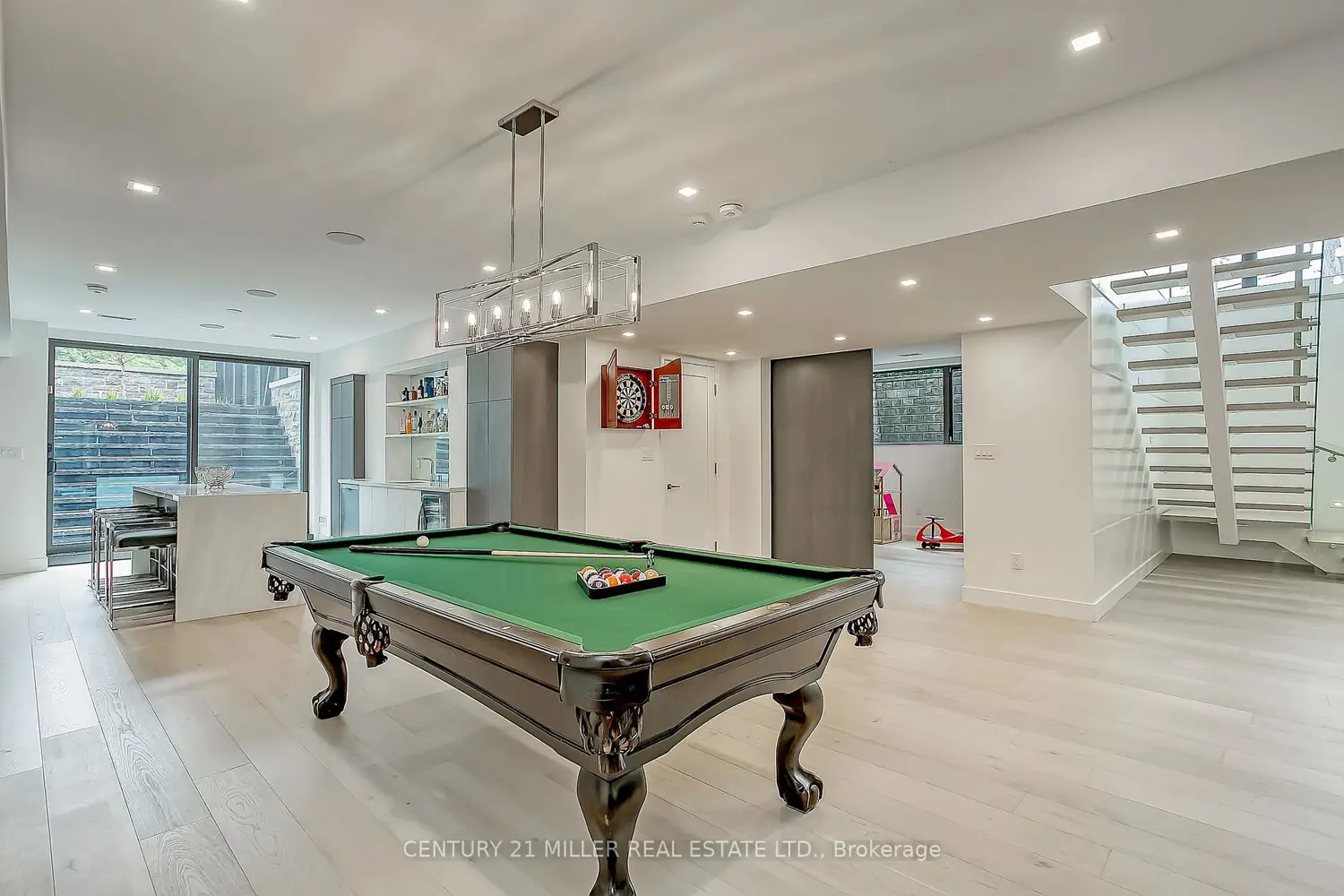 Additional image 8 of 421 Chartwell Road