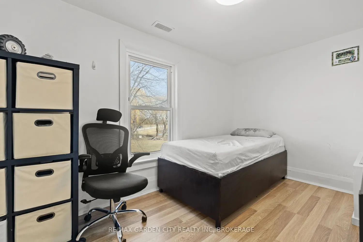 Additional image 16 of 997 Niagara Stone Road