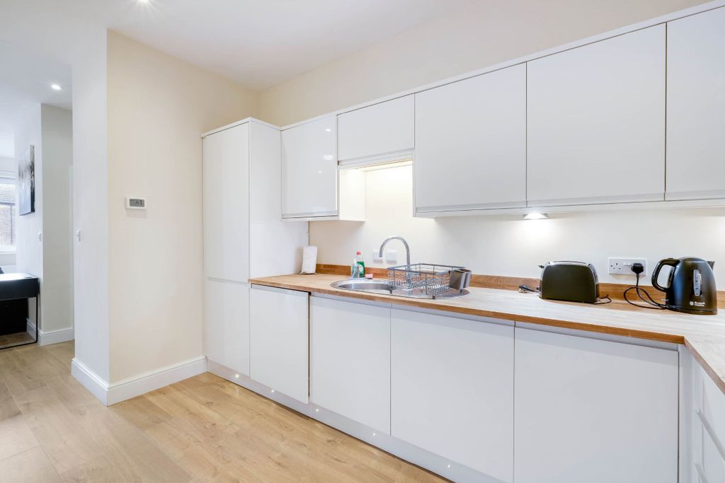 Additional image 21 of 2 bed flat to rentQueen Street, Maidenhead SL6