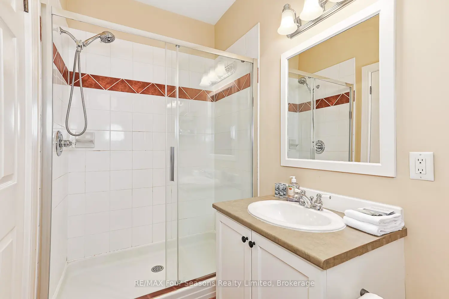 Additional image 17 of 170 Snowbridge Way 225