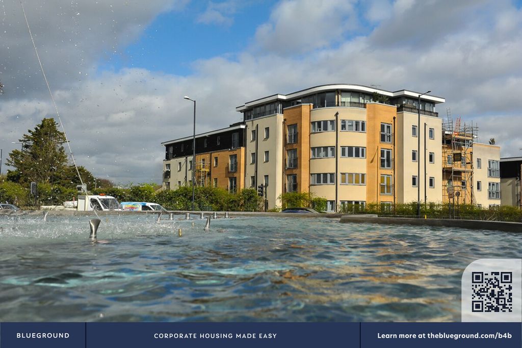 2 bed flat to rentWindsor And Maidenhead SL4 photo 5
