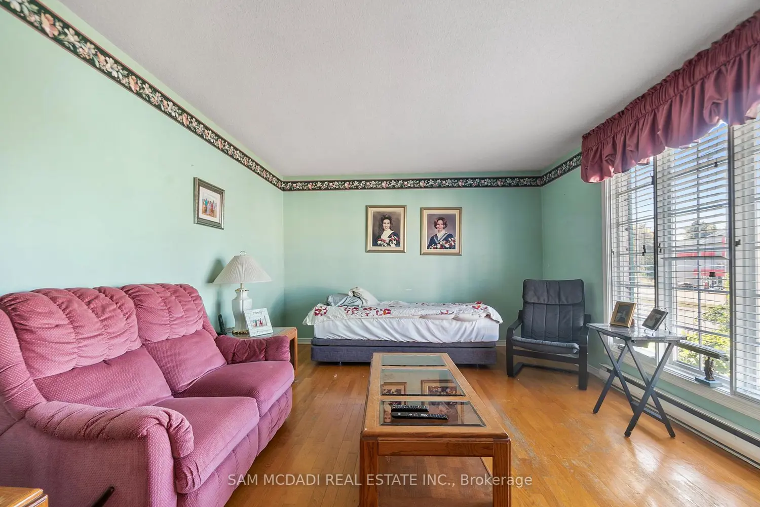 Additional image 6 of 2705 Laurier Street