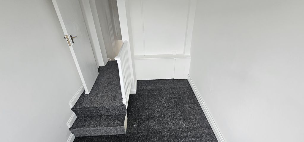 Additional image 7 of 6 bed semi-detached house to rentUnion Street, Luton LU1