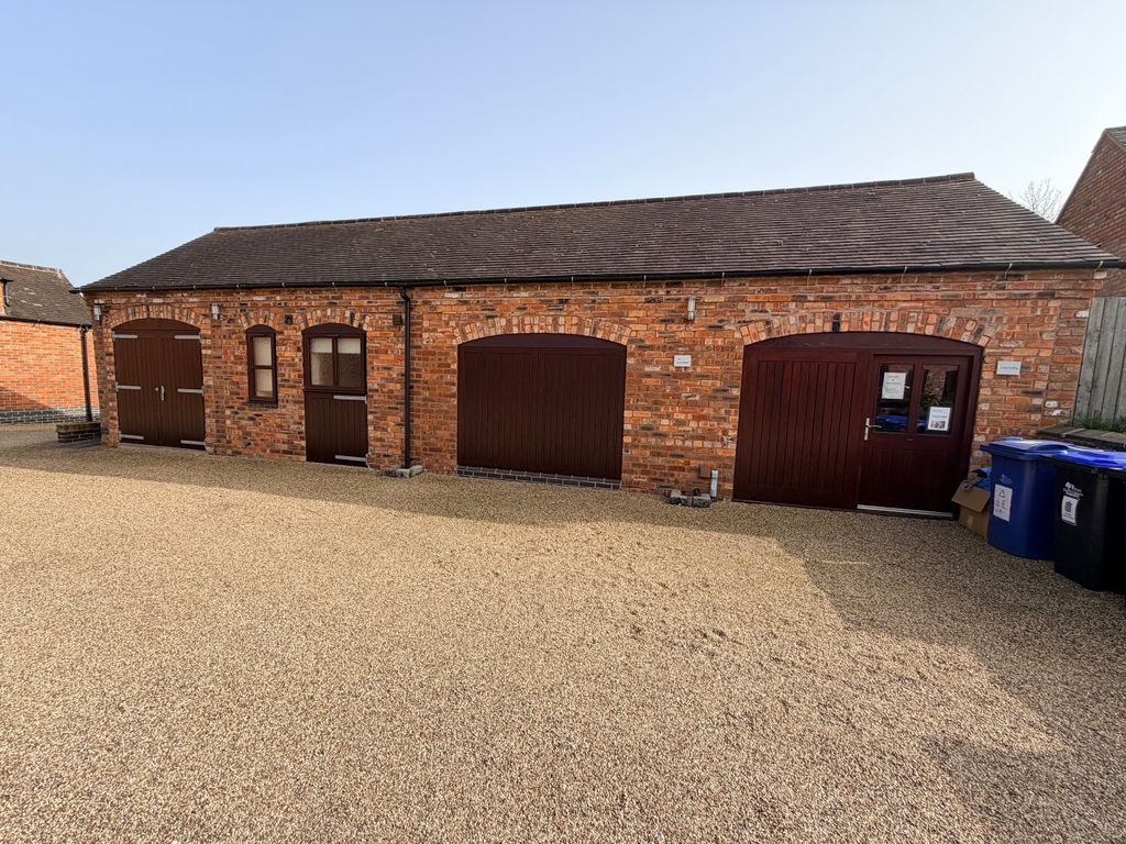 Additional image 2 of 2 bed flat to rentLeacroft, Burton-On-Trent DE13