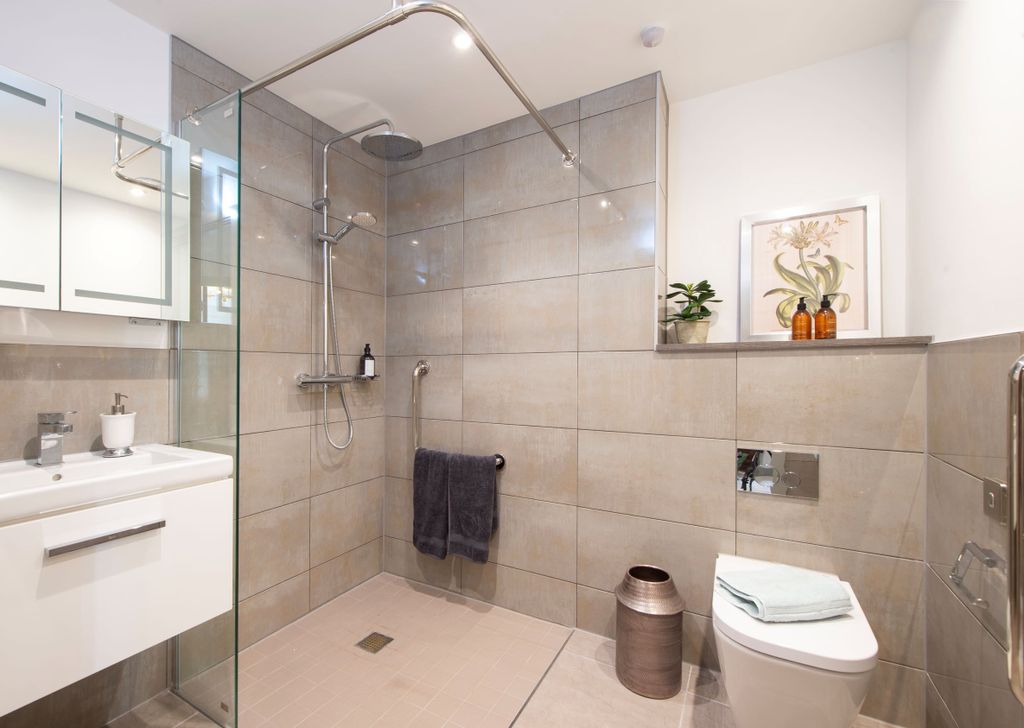 Additional image 3 of 2 bed flat to rentStation Parade, Virginia Water GU25