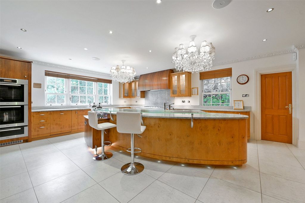 Additional image 3 of 7 bed detached house to rentDukes Kiln Drive, Gerrards Cross, Buckinghamshire SL9