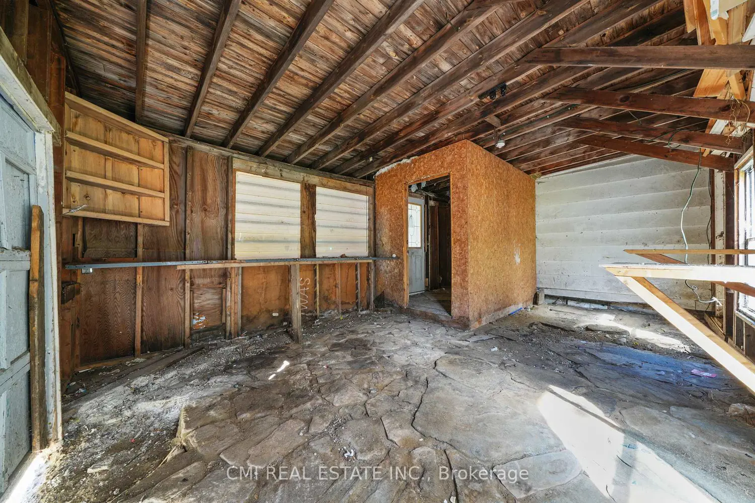 Additional image 9 of 1093 South Lake Road