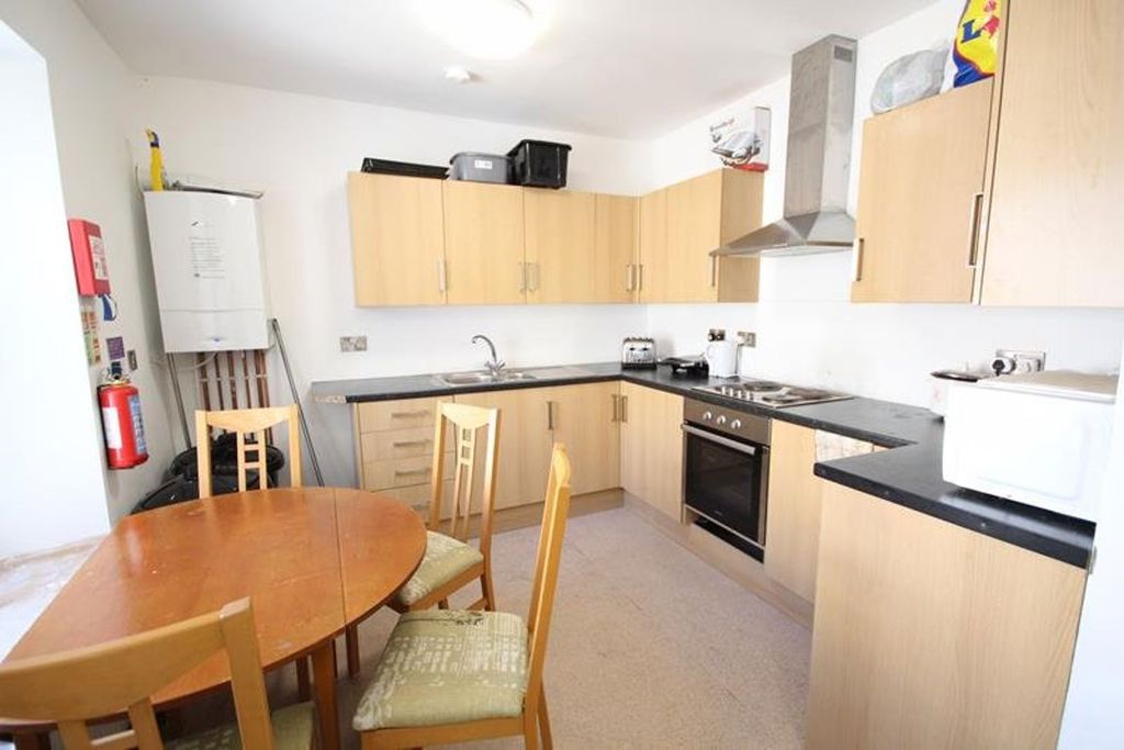 5 bed shared accommodation to rent5 Bed Flat, (Flat 2) Cae'r Gôg Terrace SY23 photo 3