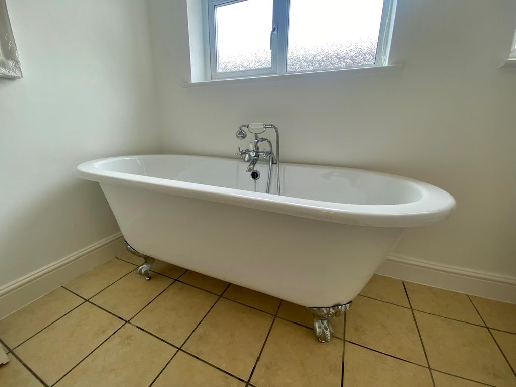 Additional image 13 of 4 bed detached bungalow to rentBroom Road, Lakenheath, Brandon IP27
