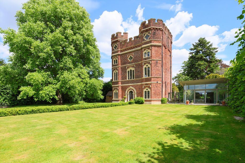 Additional image 5 of 6 bed detached house to rentPelhams Walk, Esher, Surrey KT10