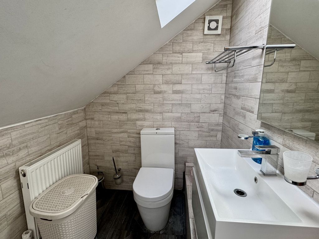 Additional image 11 of 8 bed terraced house to rentDunstable Road, Bedfordshire LU4
