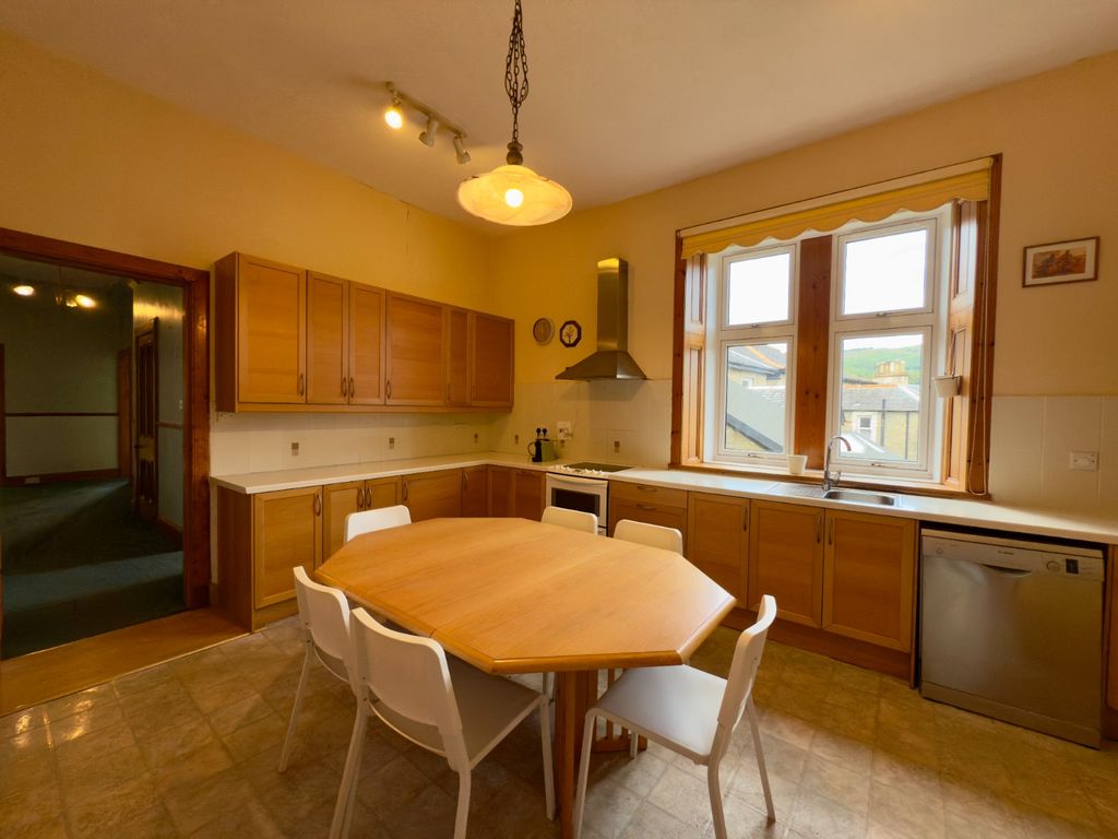 Additional image 7 of 4 bed flat to rentRoyal Crescent, Dunoon, Argyll & Bute PA23