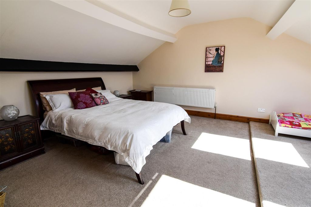 Additional image 8 of 6 bed semi-detached house to rentWarwick Place, Leamington Spa CV32