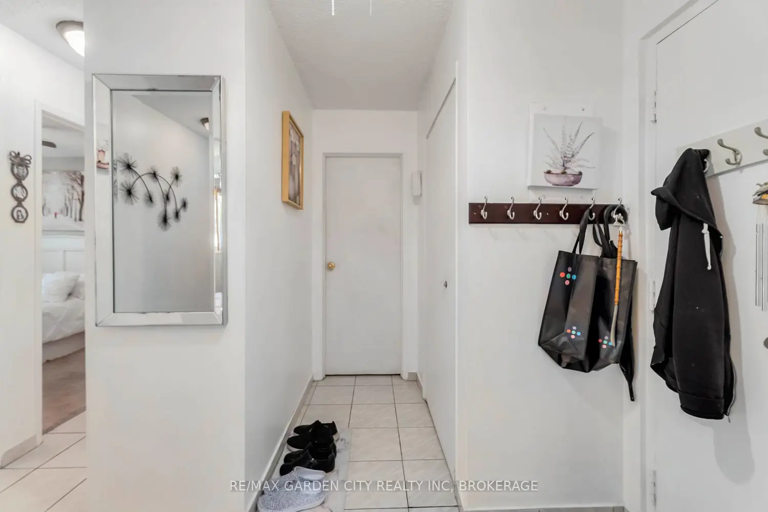 Additional image 4 of 4692 Crysler Avenue 202