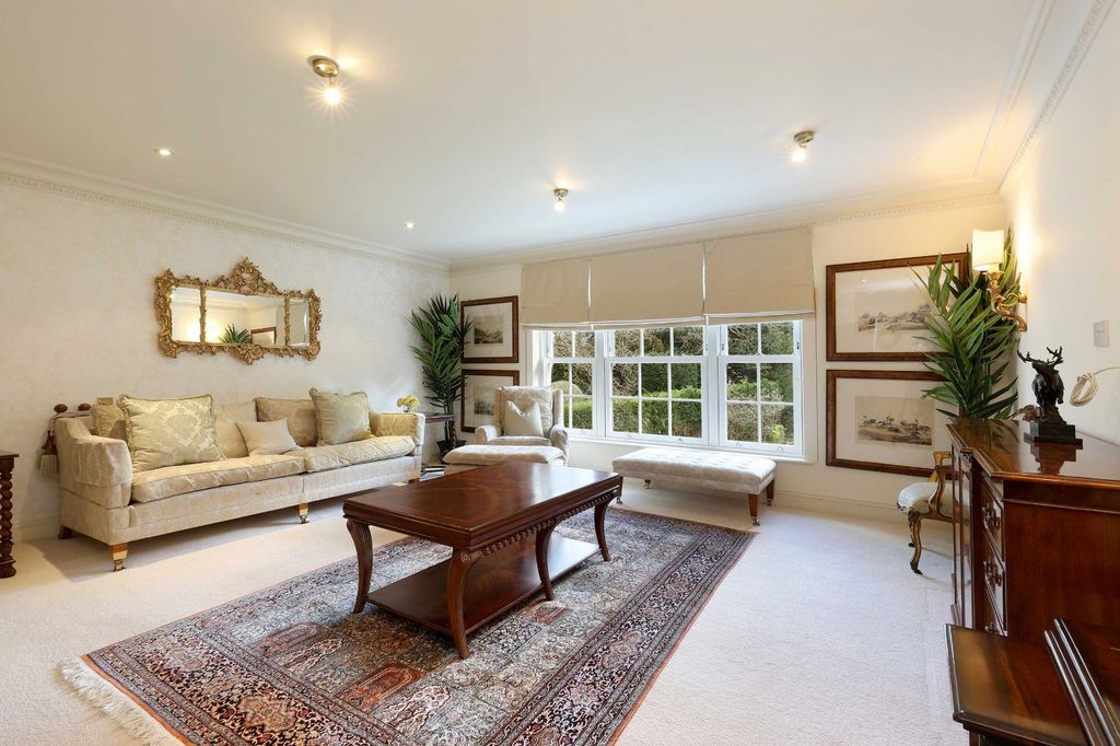 Additional image 14 of 8 bed detached house to rentDukes Kiln Drive, Gerrards Cross, Buckinghamshire SL9