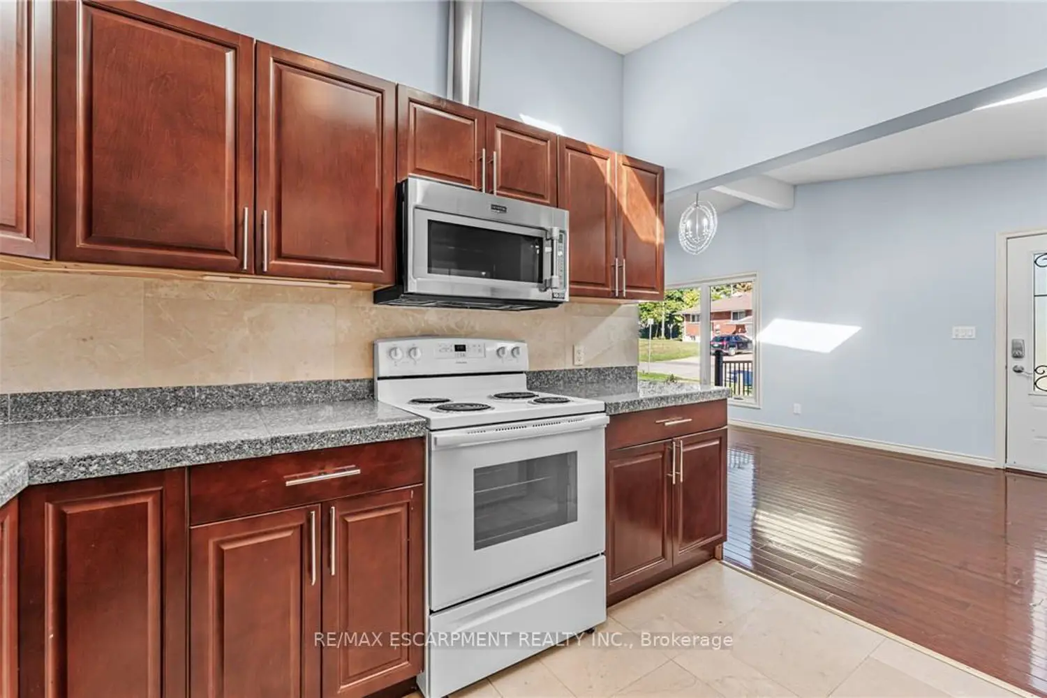 Additional image 3 of 6122 Mayfair Drive