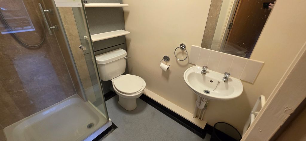 Additional image 10 of 6 bed flat to rentRanelagh Terrace, Leamington Spa CV31