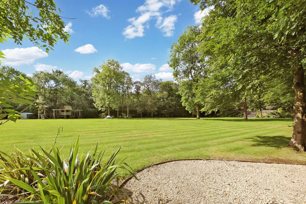 Additional image 38 of 9 bed detached house to rentSlade Oak Lane, Gerrards Cross SL9