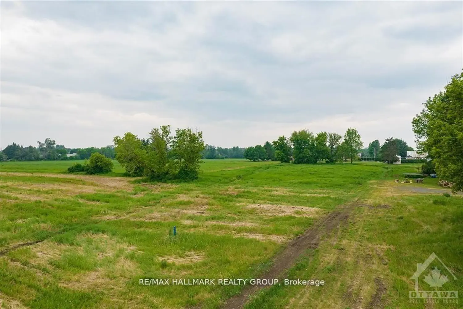 Additional image 12 of 3748 Champlain Street 1