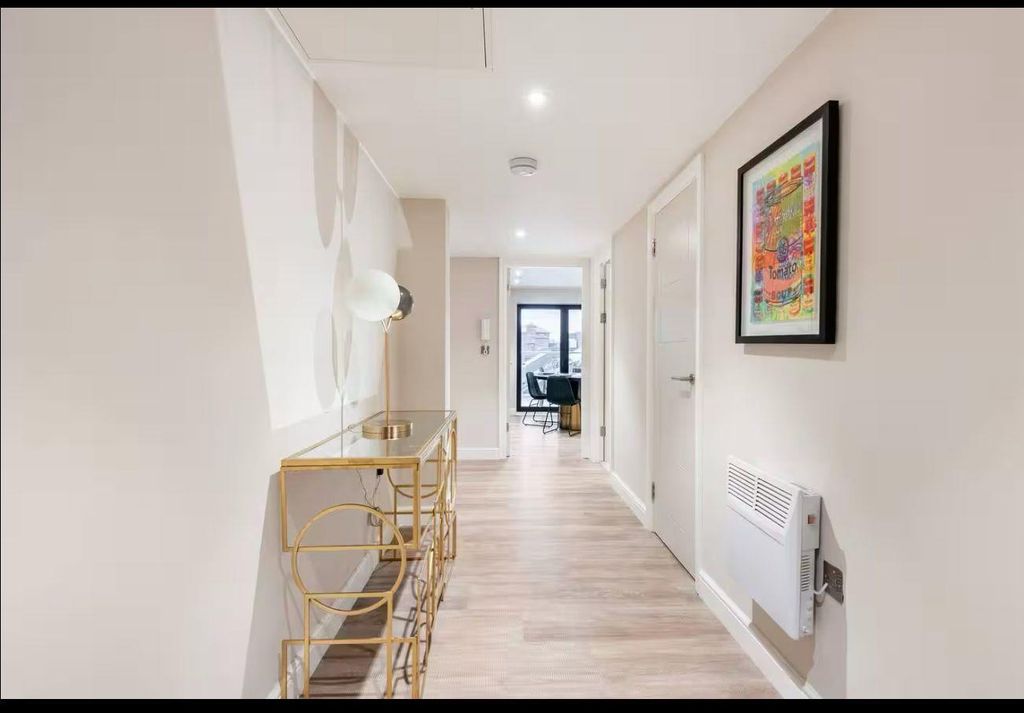 Additional image 8 of 2 bed flat to rentPark Cross Street, Leeds LS1