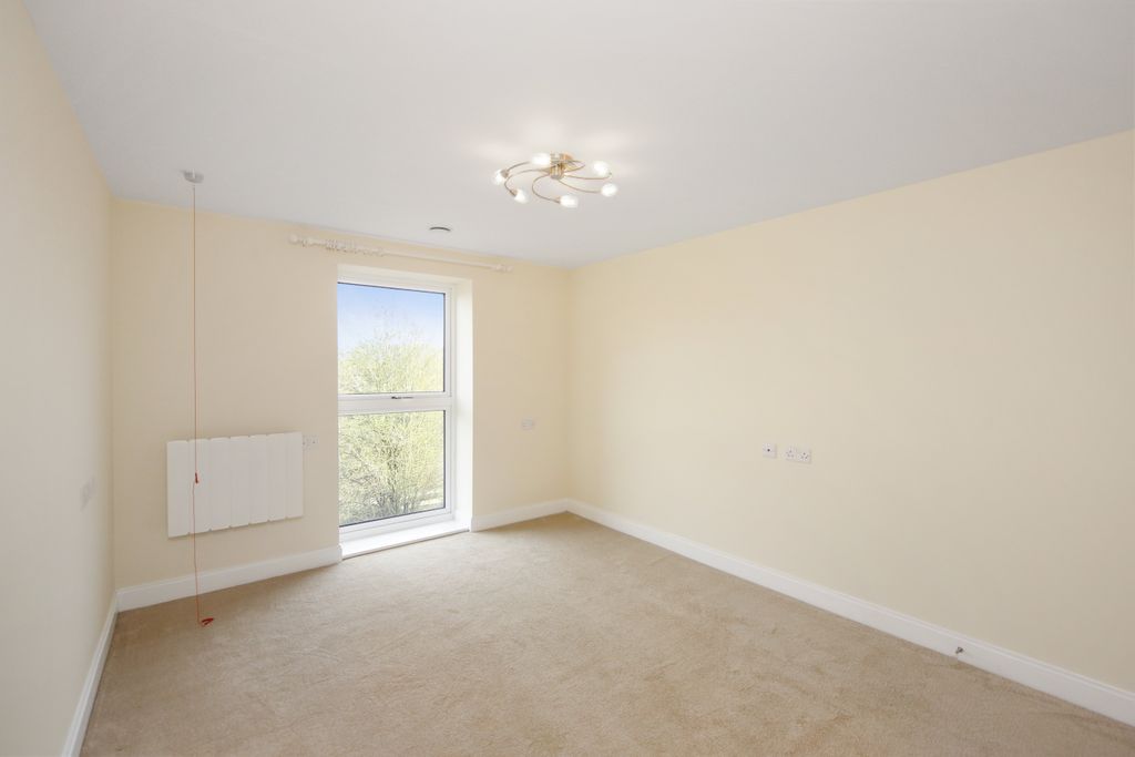 1 bed flat to rentSpringfield Close, Stratford-Upon-Avon CV37 photo 3