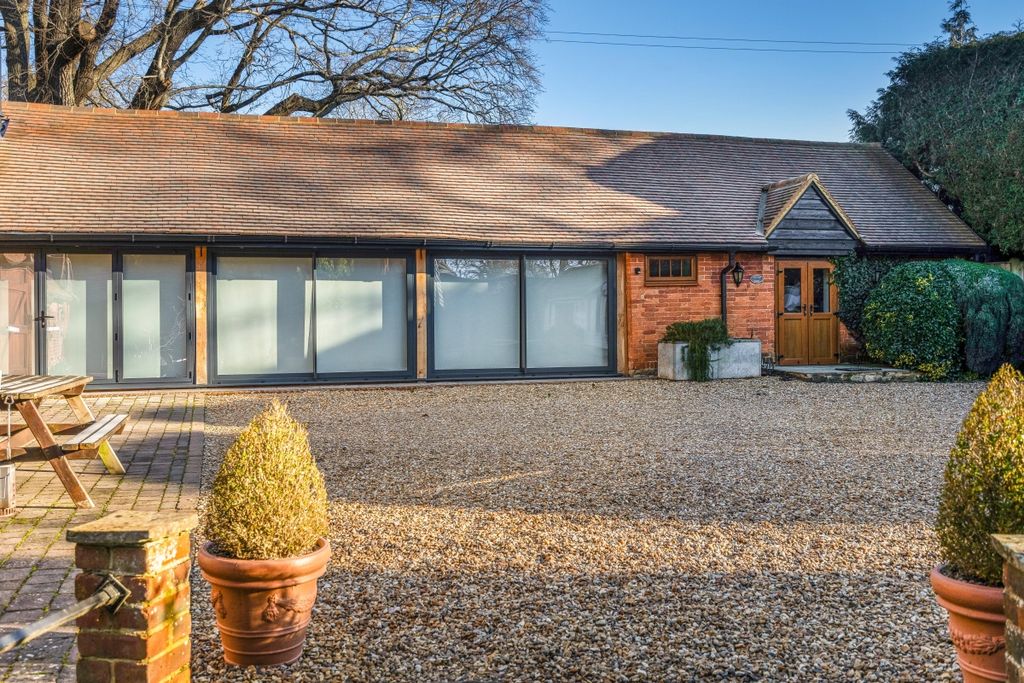 Additional image 8 of 1 bed bungalow to rentKerves Lane, Horsham RH13