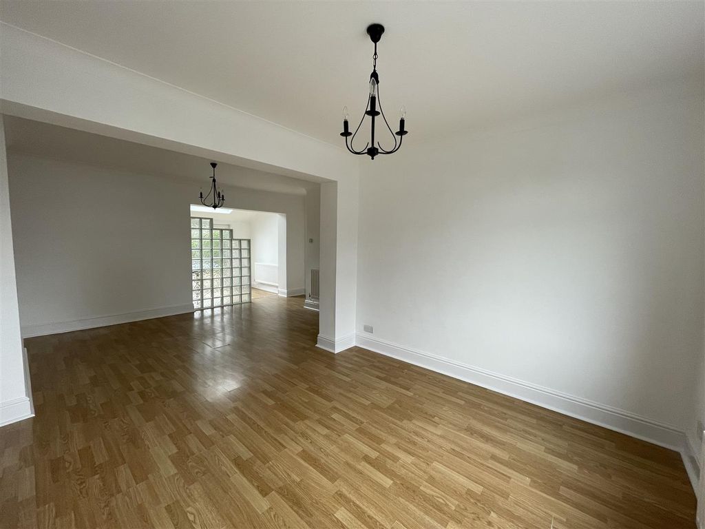 Additional image 7 of 3 bed semi-detached house to rentBethania Road, Upper Tumble, Llanelli SA14