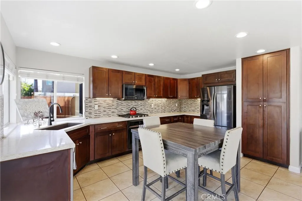 Additional image 13 of 2145 Cloverleaf Circle, Corona, CA 92878