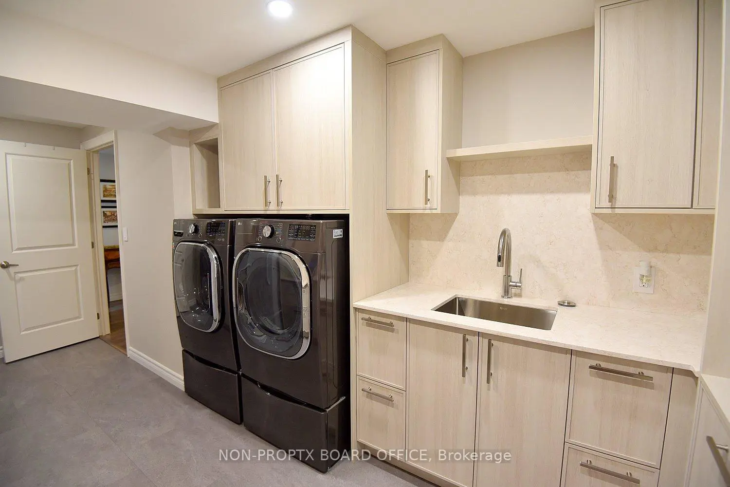 Additional image 10 of 19 Dyment Court