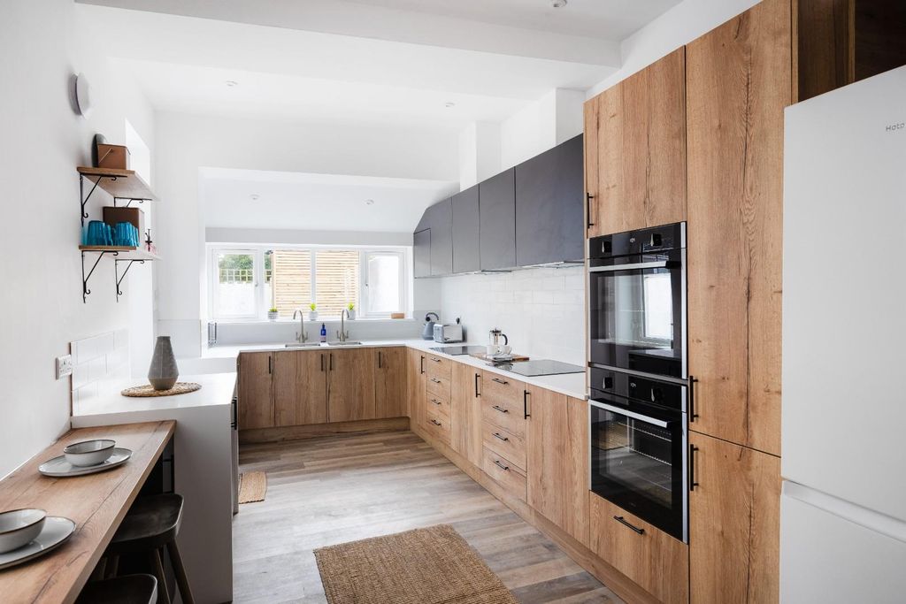 8 bed property to rentDownend Road, Downend, Bristol BS16