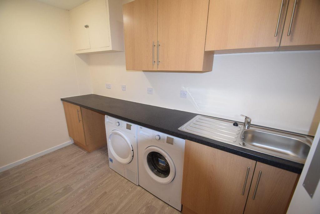 Additional image 4 of 6 bed flat to rentBellmans Yard, High Street, Newport TF10