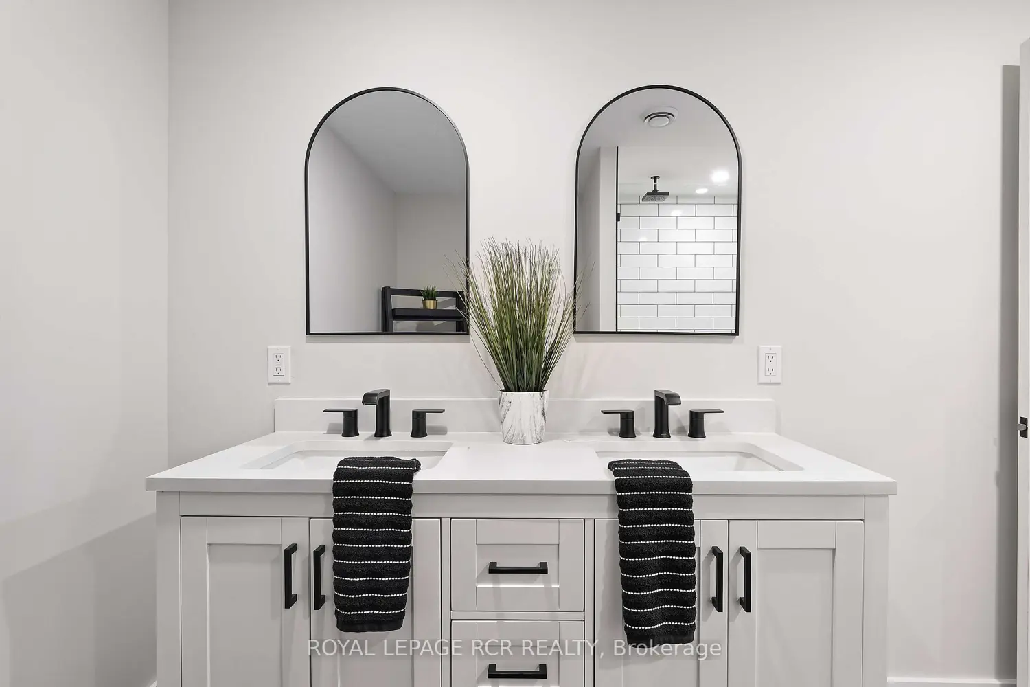 Additional image 14 of 595130 Blind Line