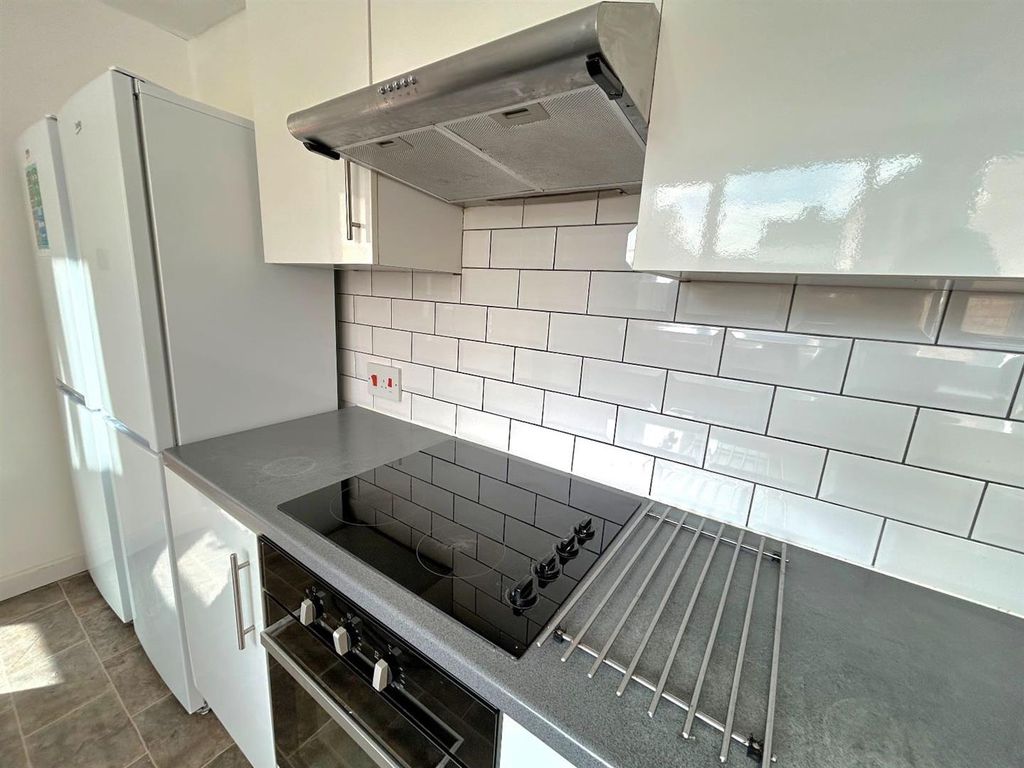 Additional image 12 of 7 bed end terrace house to rentFilton Avenue, Horfield BS7