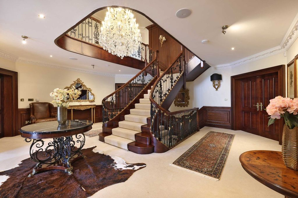 Additional image 2 of 8 bed detached house to rentDukes Kiln Drive, Gerrards Cross, Buckinghamshire SL9