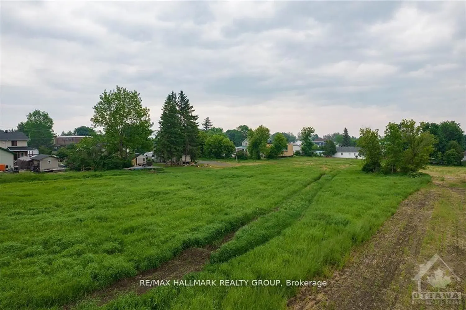 Additional image 10 of 3748 Champlain Street 2