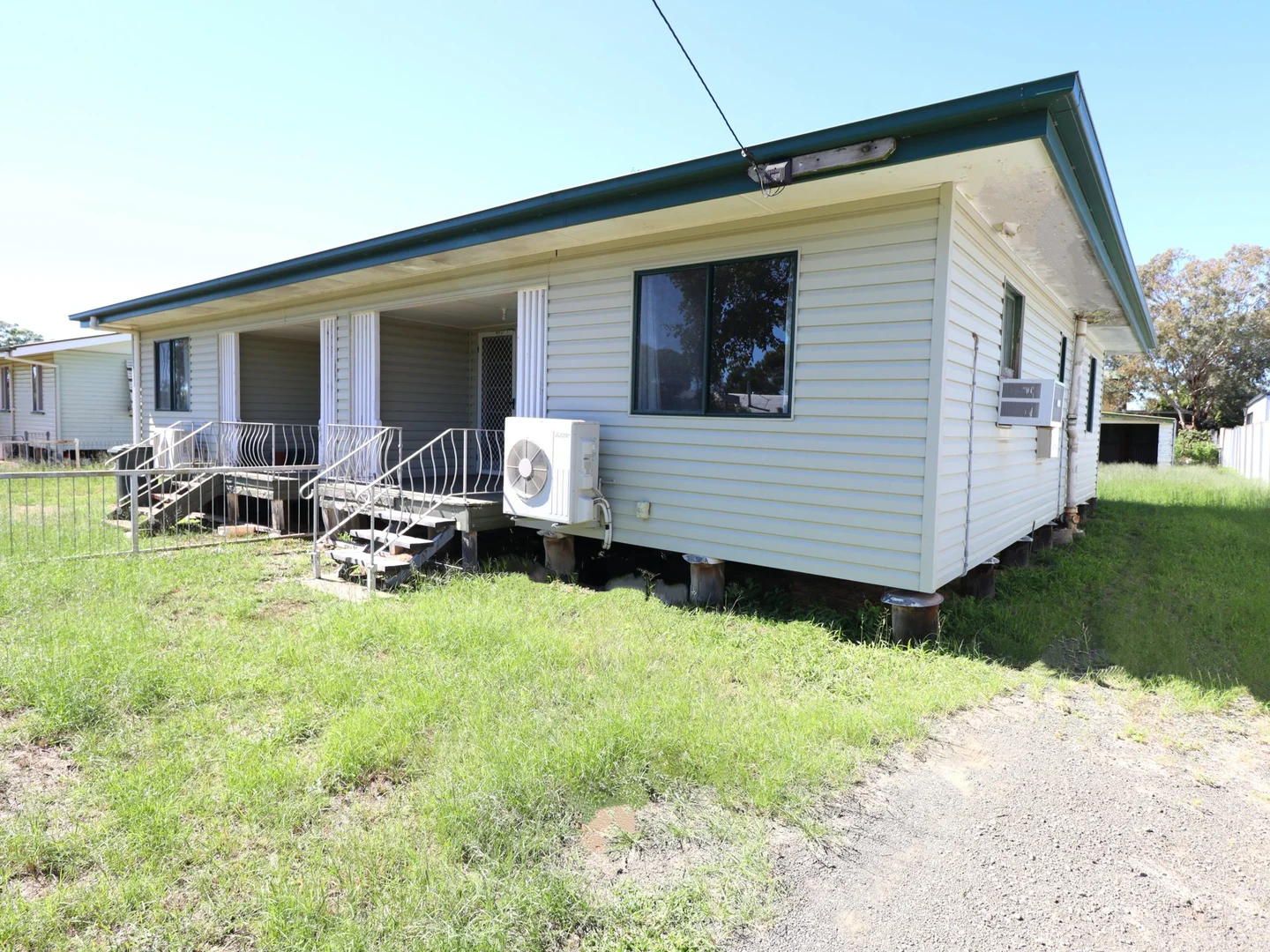 Additional image 2 of 1 & 2 / 18 Saunders Street, Roma QLD 4455