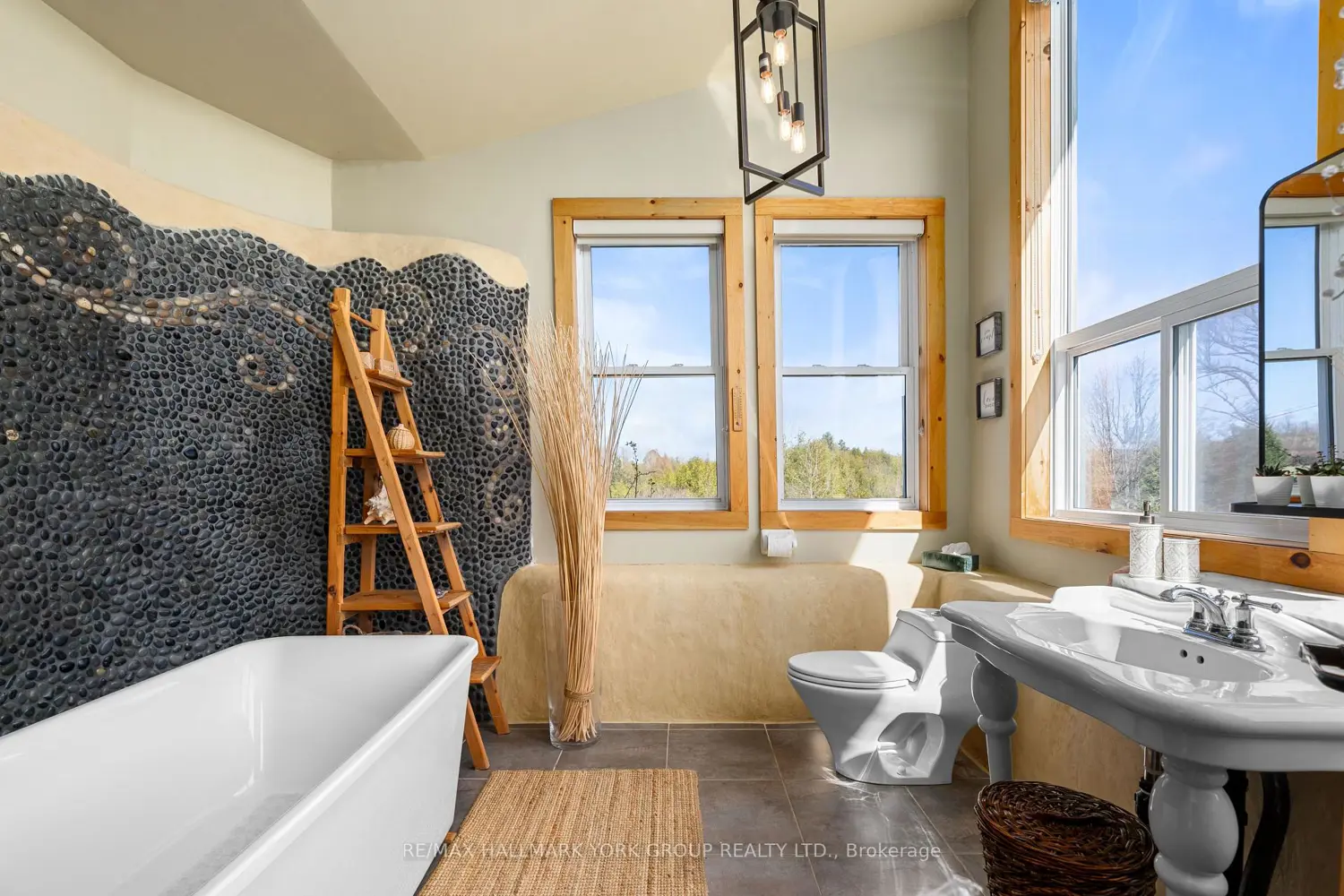 Additional image 16 of 1375 Queensborough Road