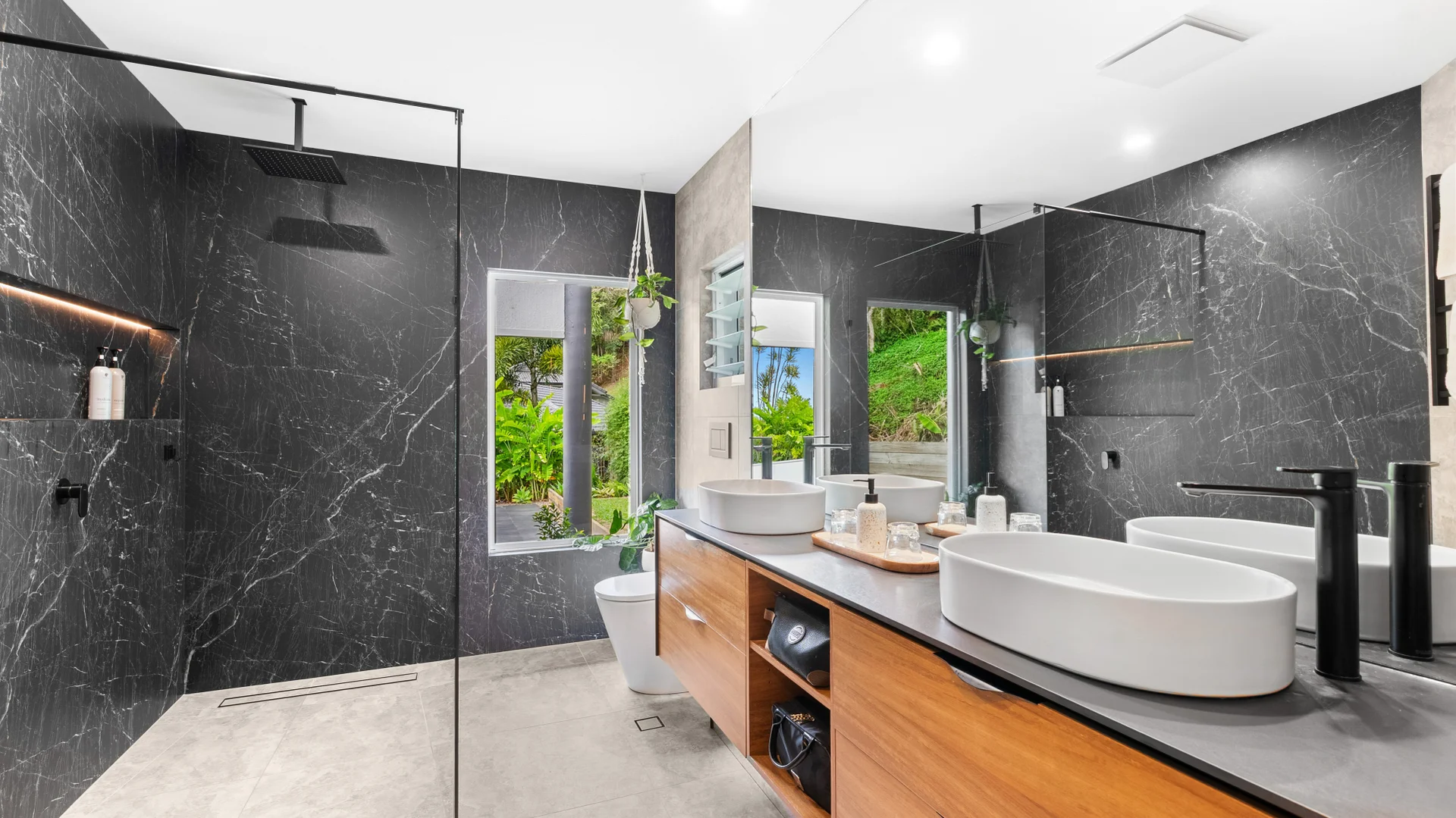 Additional image 17 of 114A Hillview Crescent, Whitfield QLD 4870