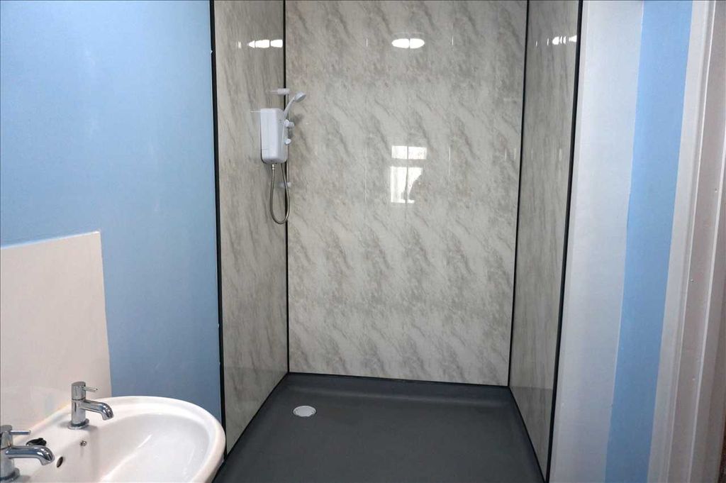 Additional image 8 of 2 bed flat to rentCarmarthen Road, Cross Hands, Llanelli SA14