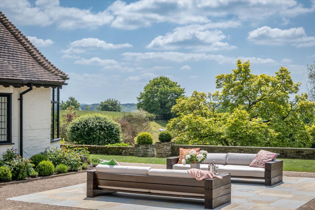 Additional image 24 of 6 bed detached house to rentHalfpenny Lane, Guildford, Surrey GU4
