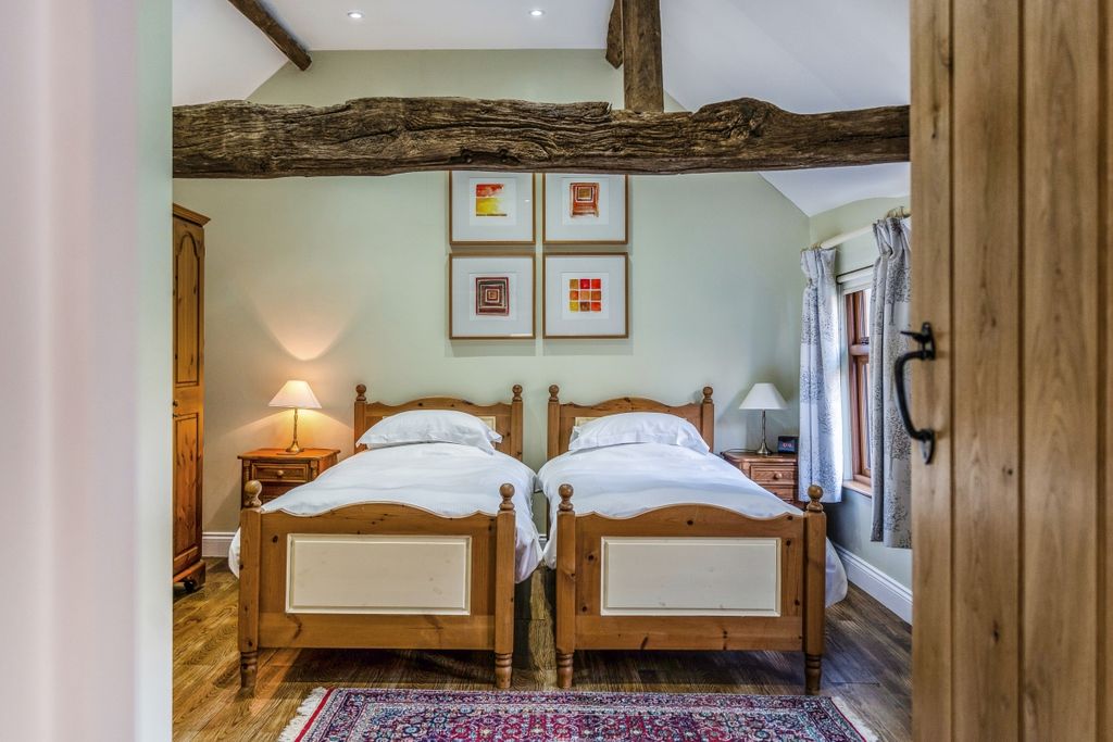 Additional image 5 of 2 bed cottage to rentKerves Lane, Horsham RH13