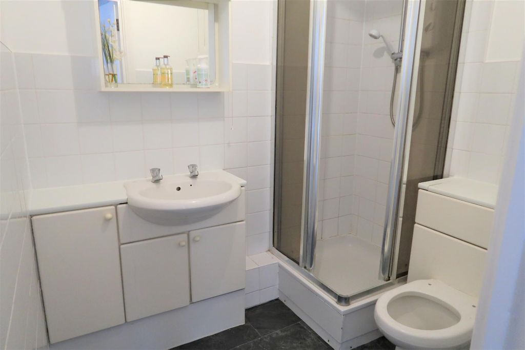 Additional image 9 of 2 bed flat to rentAlexandra Court The Esplanade, Penarth CF64