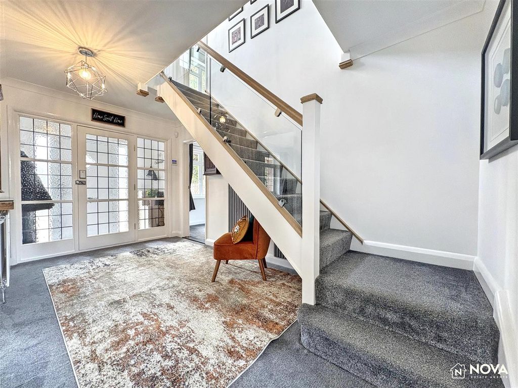 Additional image 16 of 4 bed detached house to rentOld Bedford Road, Luton LU2
